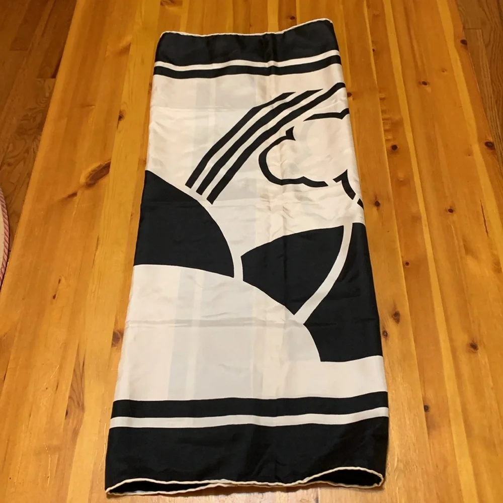 Caruso 30” square